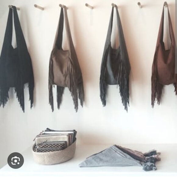 Large Leather Fringe Hobo "NEW" - Picture 15 of 16